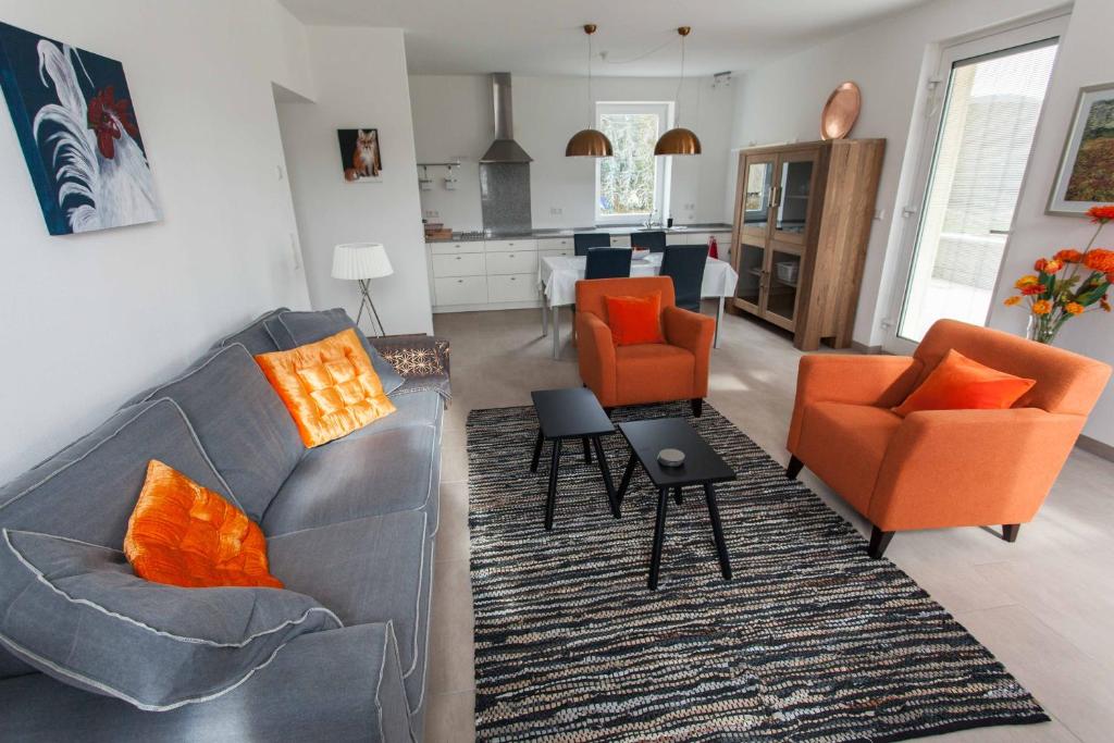 Das gelbe Haus 1 room 4